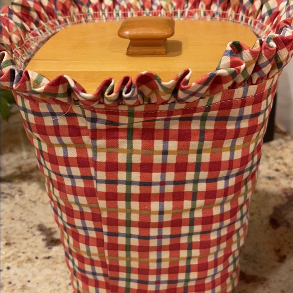 Longaberger basket.